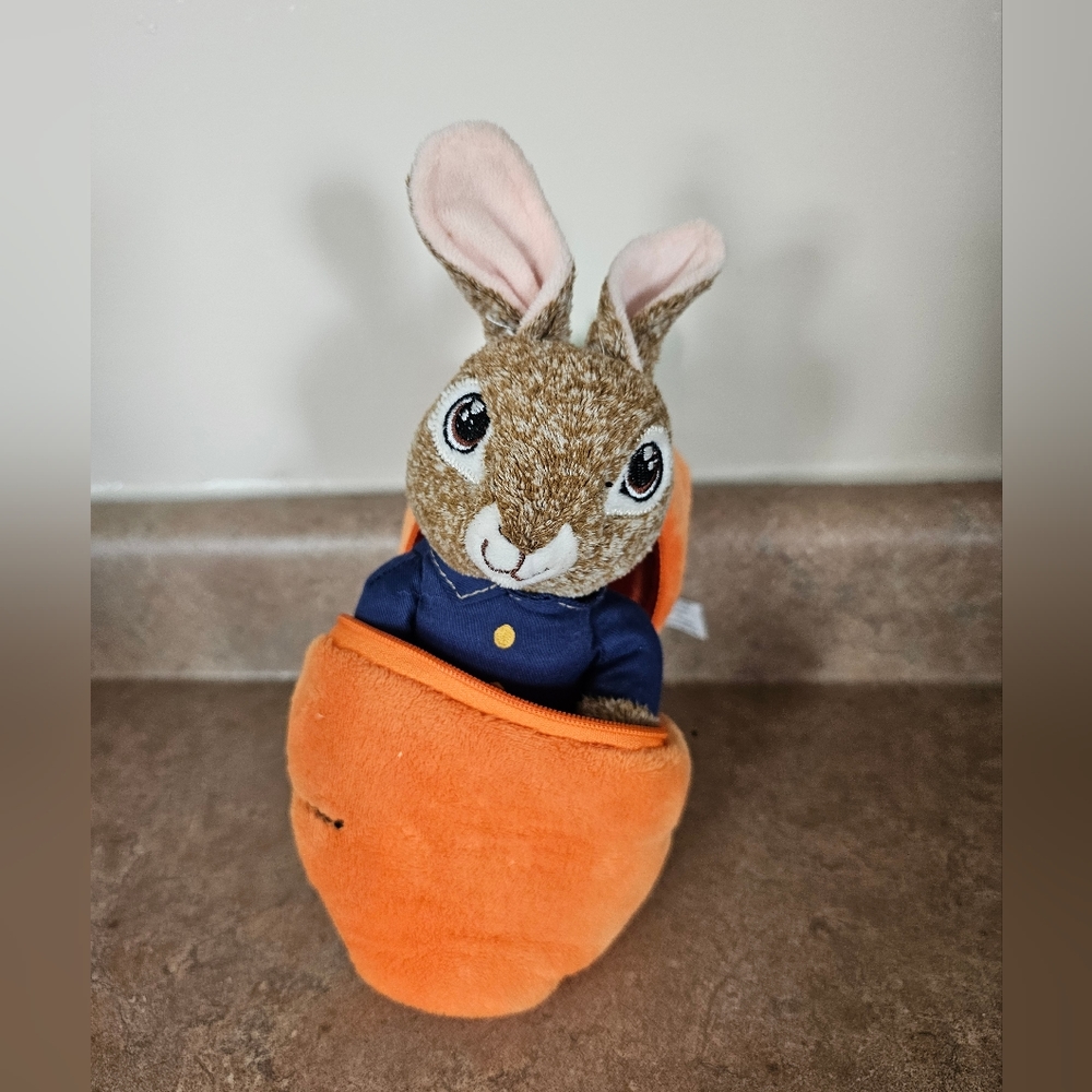 Peter Rabbit 8" Dan Dee Stuffed Plush Carrot Zip Up 2022